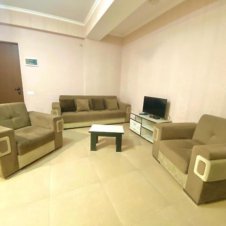 Mg Apartments In Тбилиси Екстериор снимка